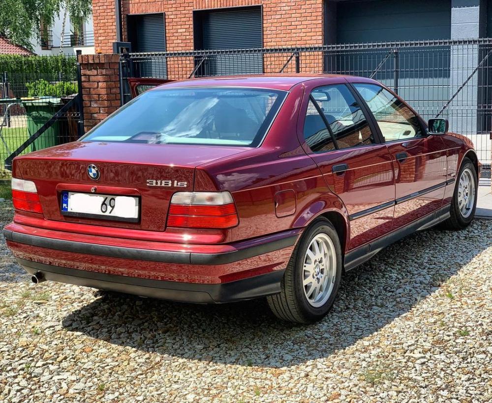 BMW 3 (E36) sedan