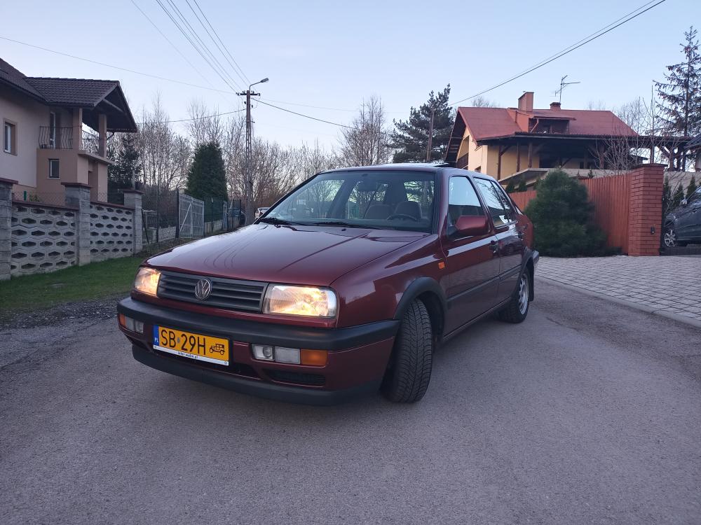 Volkswagen Vento (1H2) sedan
