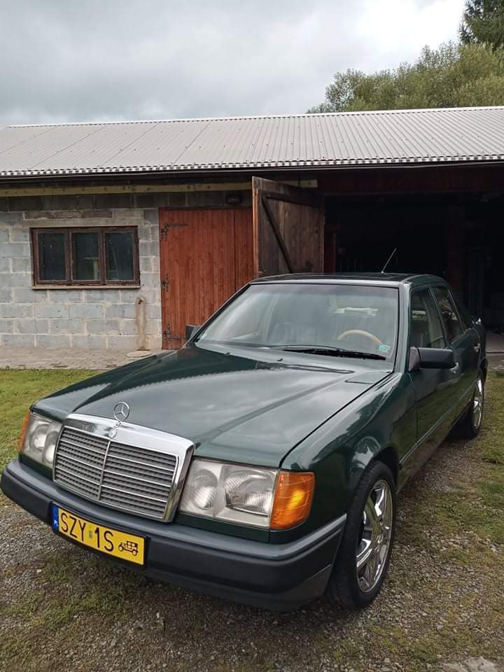 Mercedes Klasa E (W124) sedan