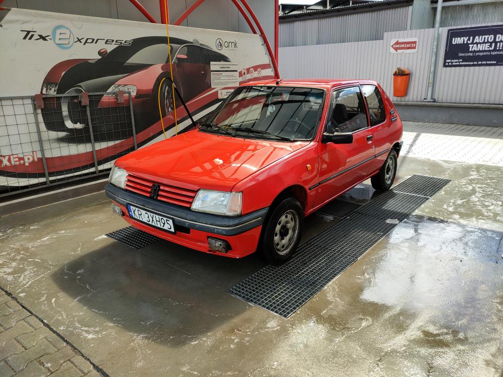 Peugeot 205 hatchback