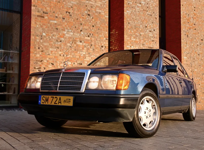 Mercedes Klasa E (W124) sedan