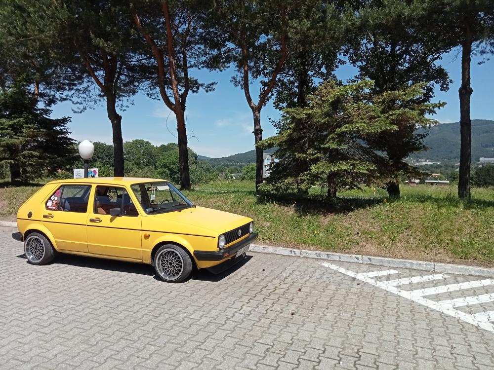 Volkswagen Golf (I) hatchback