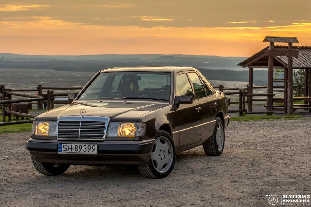 Mercedes Klasa E (W124) sedan