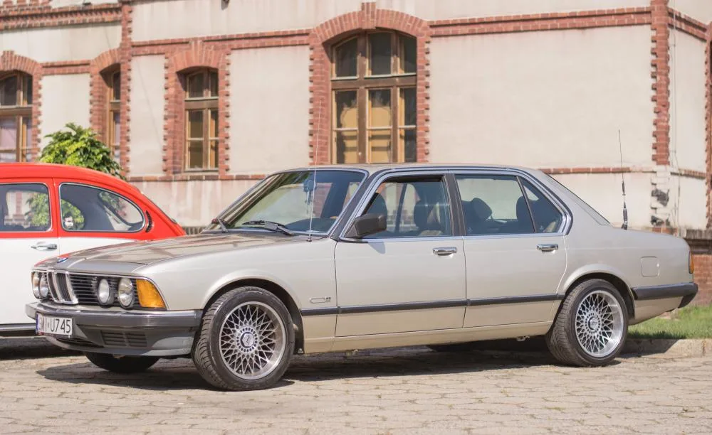 BMW 7 (E23)