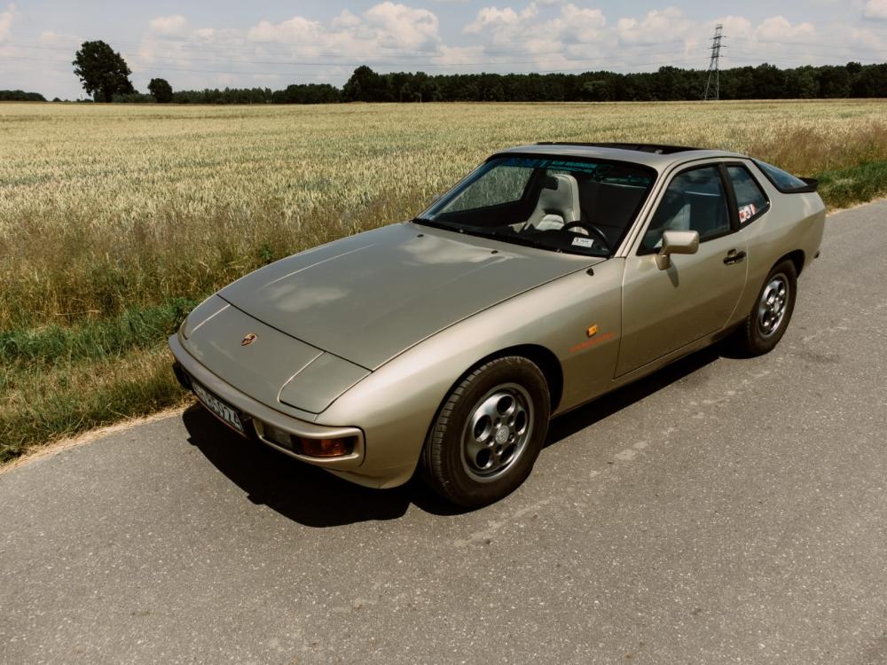 Porsche 924S