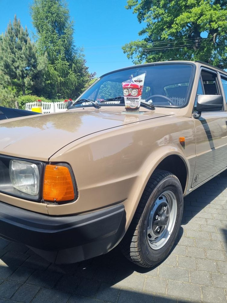 Skoda 105 L