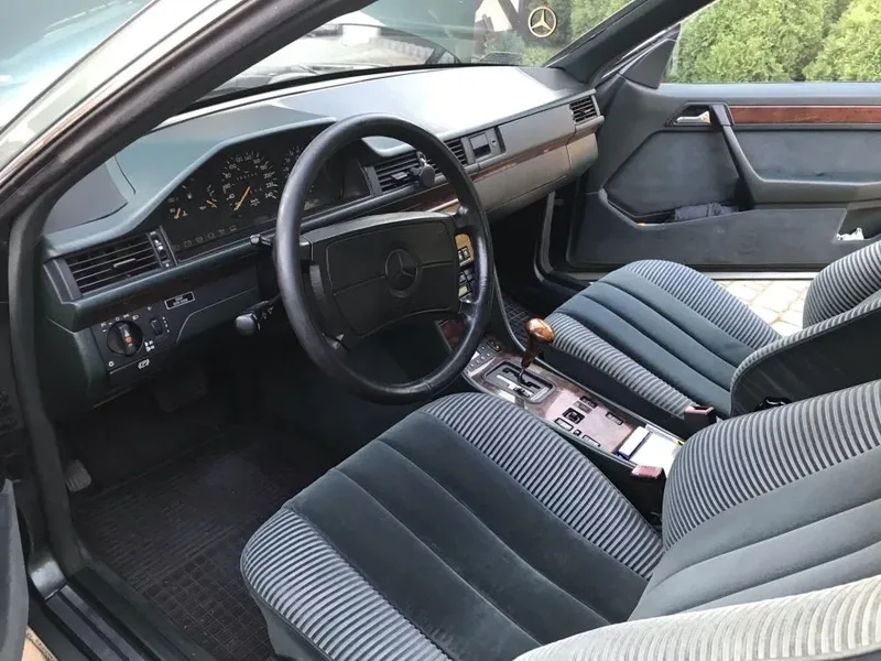 Mercedes W124
