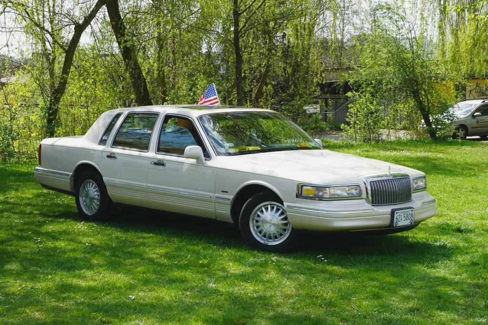 Lincoln Town Car