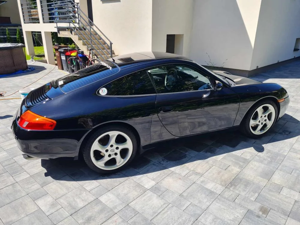 Porsche 911 (996) coupe