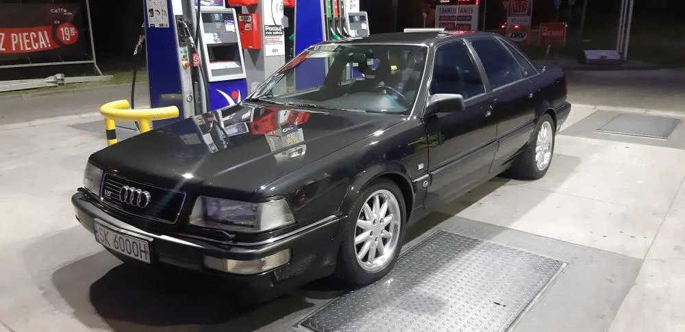 Audi V8(44, 4C, D11) sedan