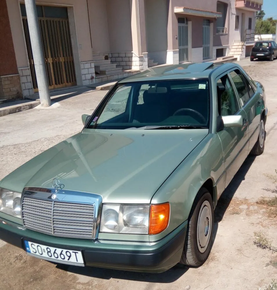 Mercedes Klasa E (W124) sedan