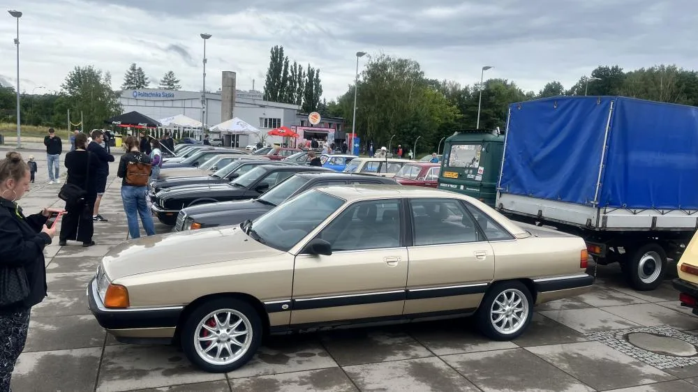 Audi 100 C3