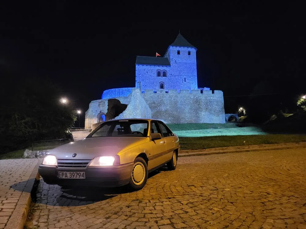 Opel Omega (A) sedan