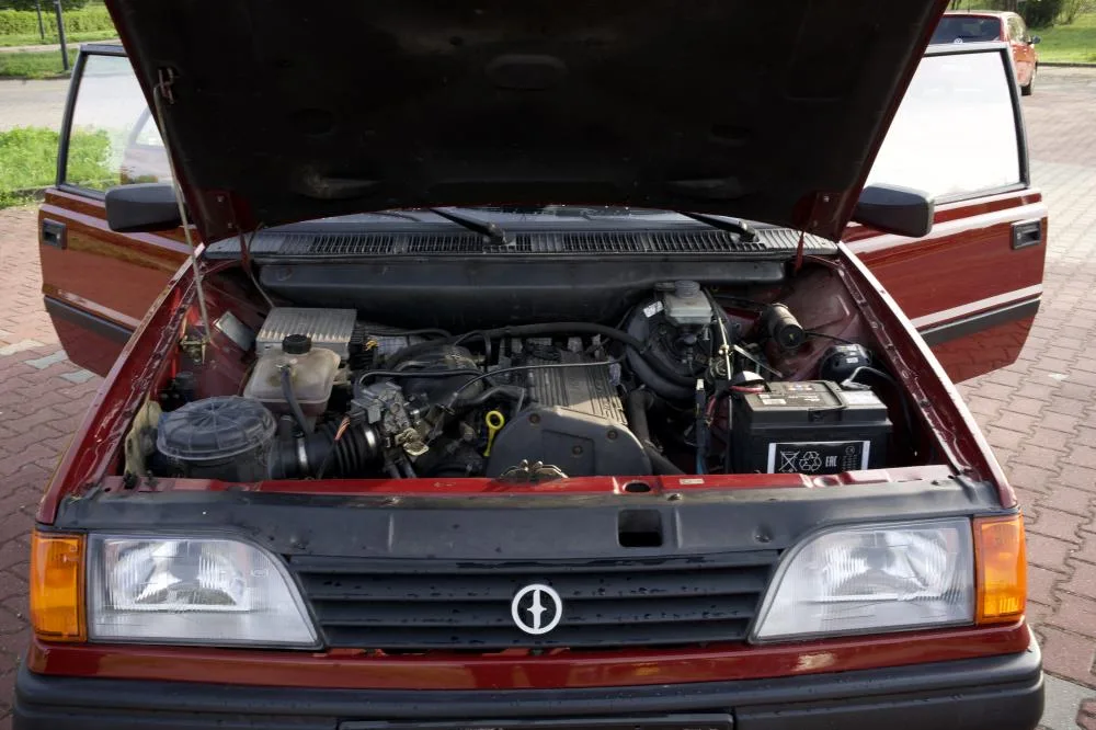 FSO Polonez Atu sedan