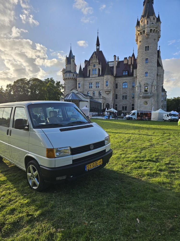 Volkswagen Transporter (T4 70, 7D) bus