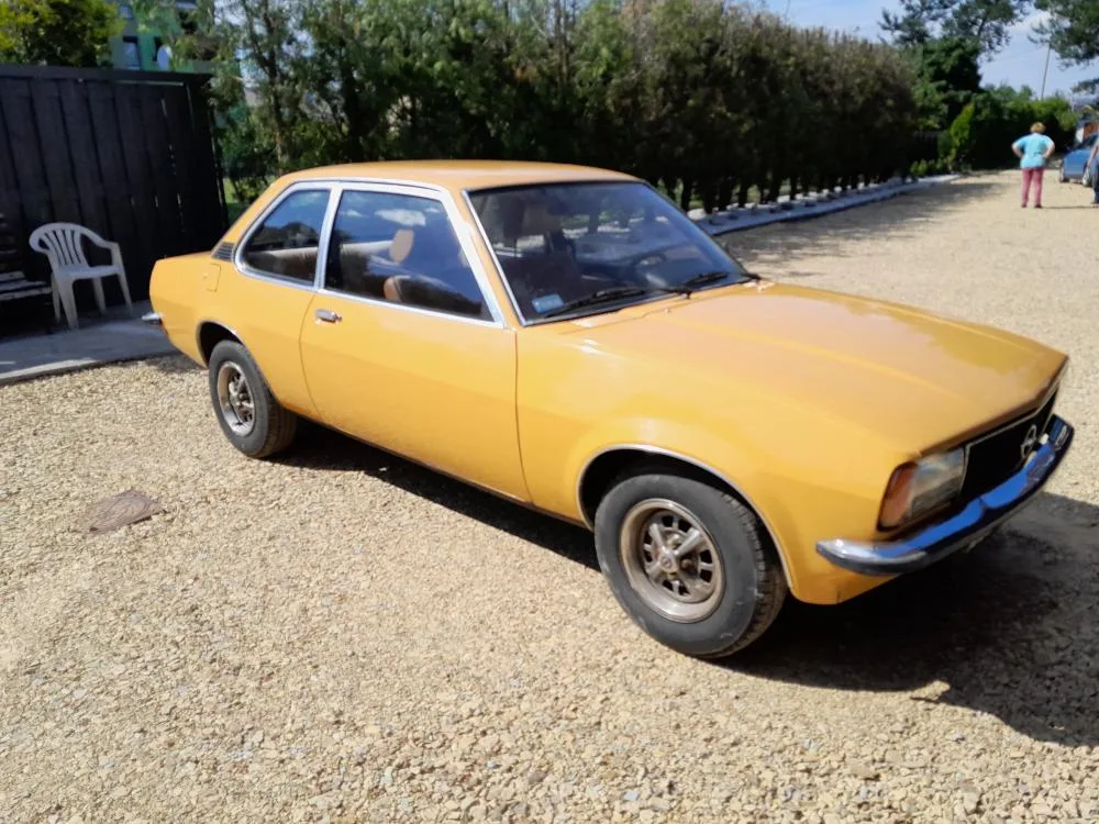 Opel Ascona b